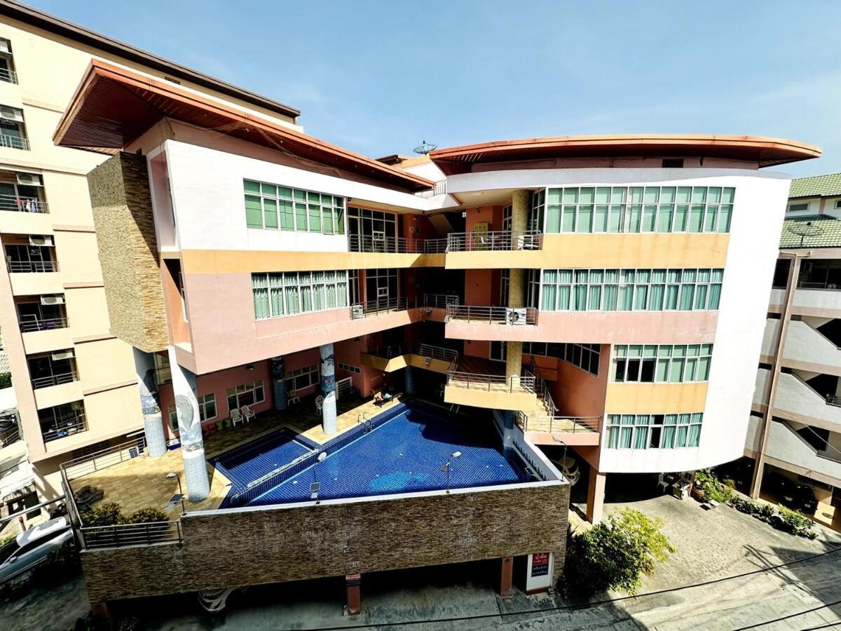 Wisdom Burg Bangsaen, Pool, Gym Aparthotel Ban Rong Khoei Exterior photo