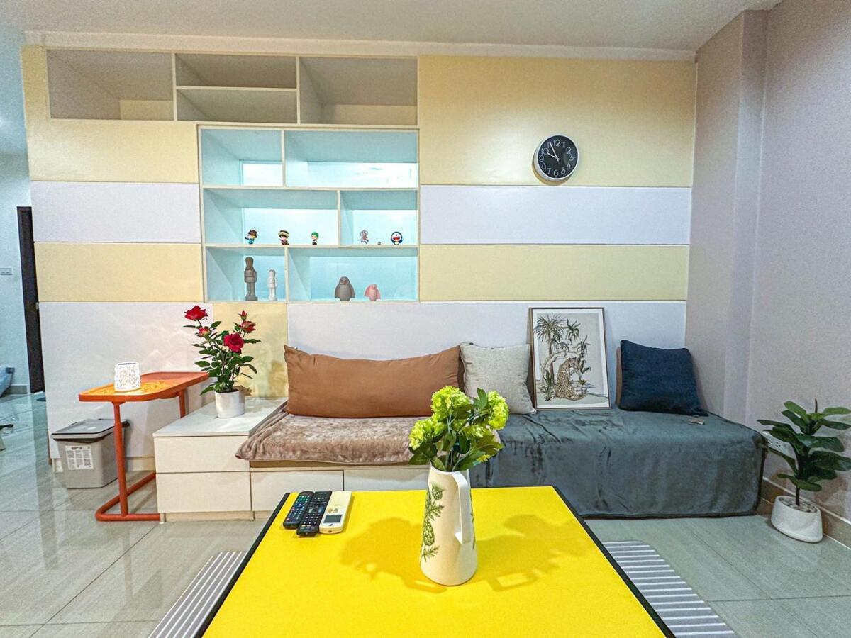 Wisdom Burg Bangsaen, Pool, Gym Aparthotel Ban Rong Khoei Exterior photo