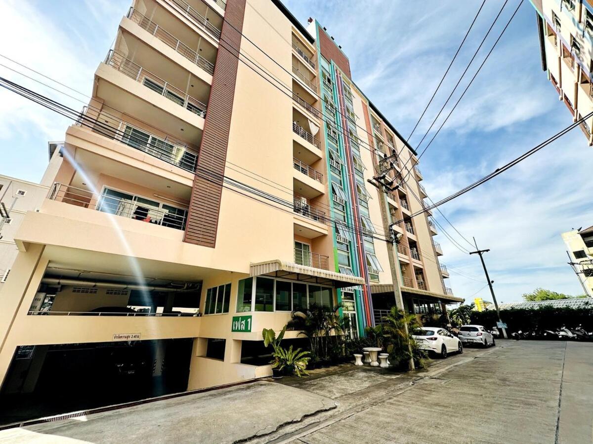 Wisdom Burg Bangsaen, Pool, Gym Aparthotel Ban Rong Khoei Exterior photo