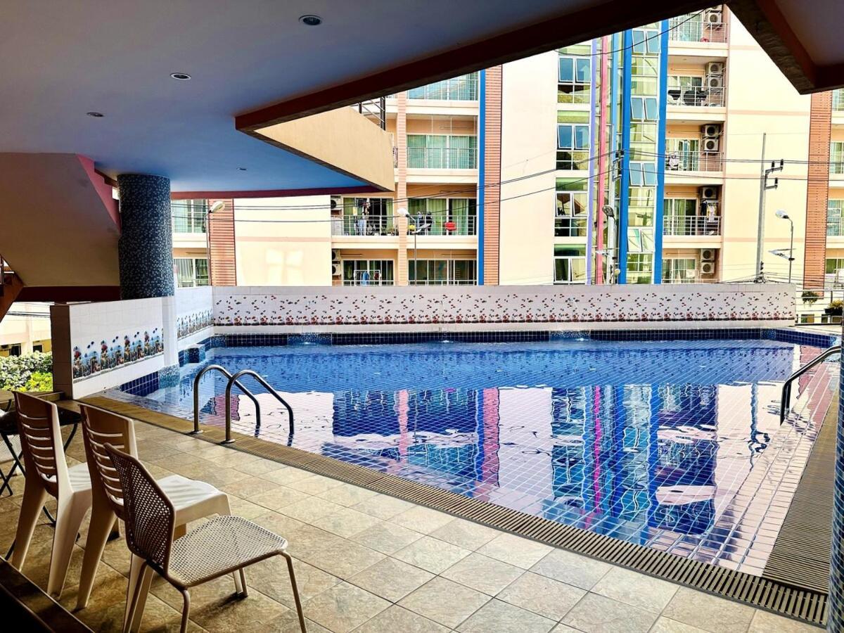 Wisdom Burg Bangsaen, Pool, Gym Aparthotel Ban Rong Khoei Exterior photo
